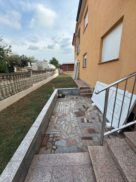 Prizemni stan u Finidi, Umag