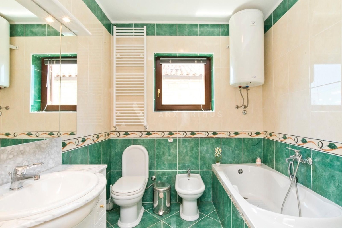 Obiteljska kuća, okolica Buja