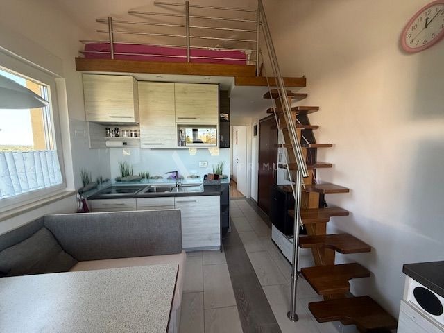 Odličan stan u Zambratiji blizu mora