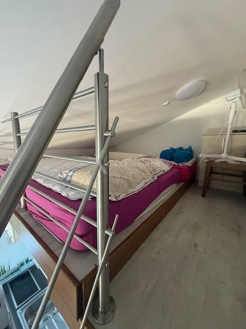 Odličan stan u Zambratiji blizu mora