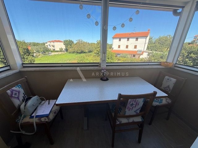 Odličan stan u Zambratiji blizu mora