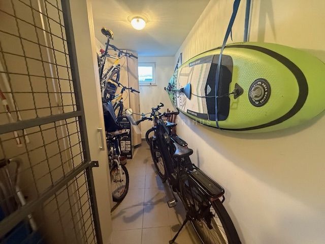 Odličan stan u Zambratiji blizu mora