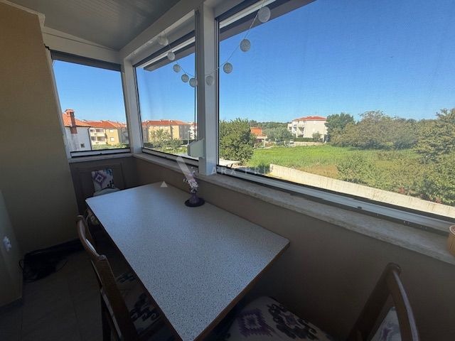 Odličan stan u Zambratiji blizu mora