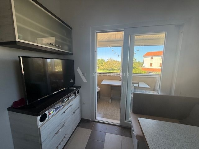 Odličan stan u Zambratiji blizu mora