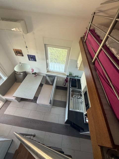 Odličan stan u Zambratiji blizu mora