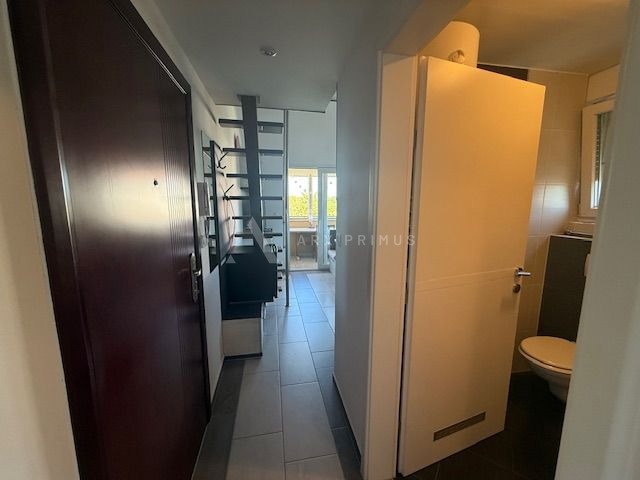 Odličan stan u Zambratiji blizu mora