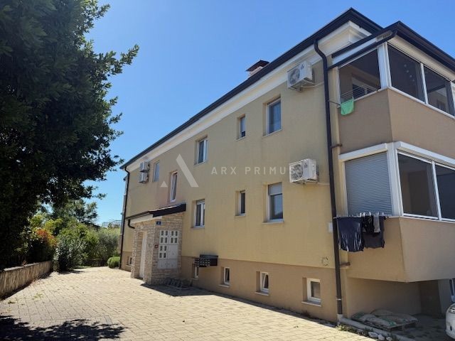 Odličan stan u Zambratiji blizu mora