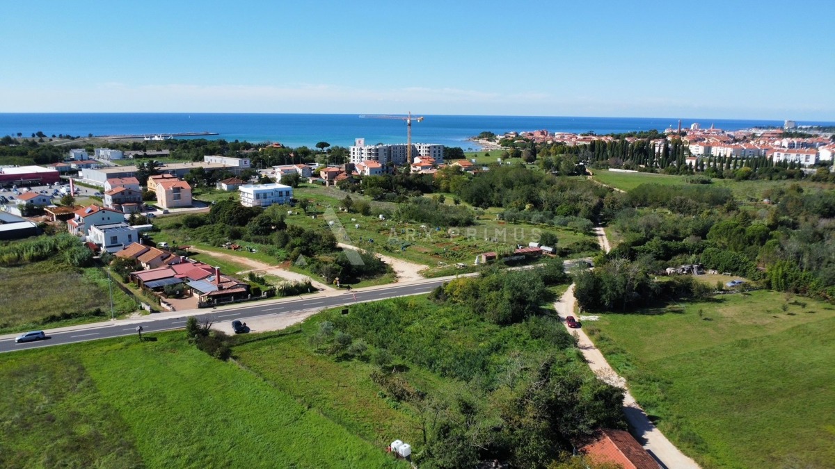 Ampio terreno edificabile, Umago