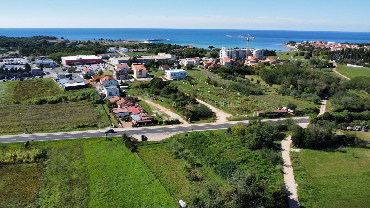 Ampio terreno edificabile, Umago