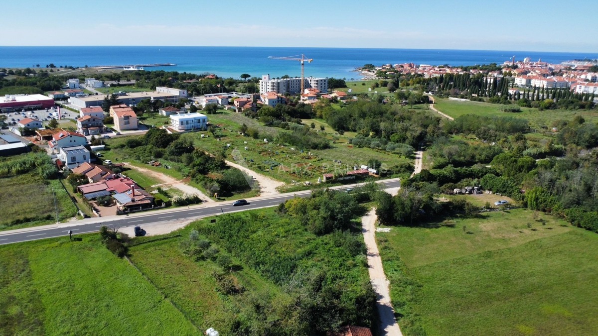 Ampio terreno edificabile, Umago