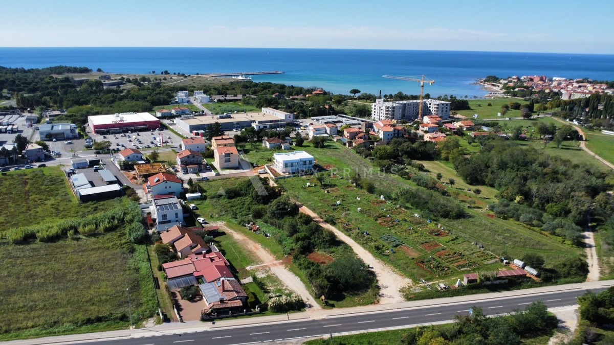 Ampio terreno edificabile, Umago