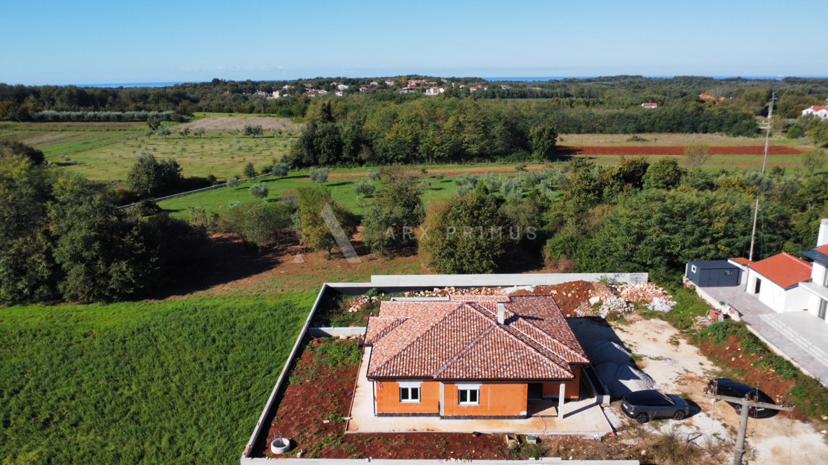 Nova prizemna samostojeća kuća s bazenom – Juricani, Umag