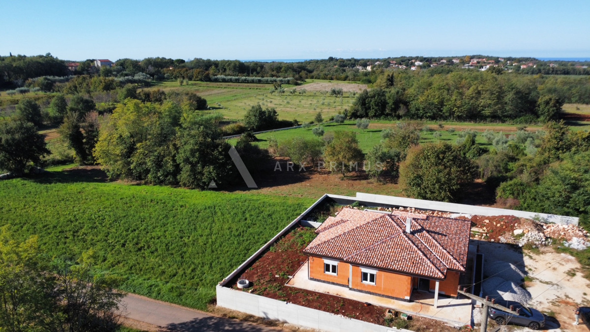 Nova prizemna samostojeća kuća s bazenom – Juricani, Umag