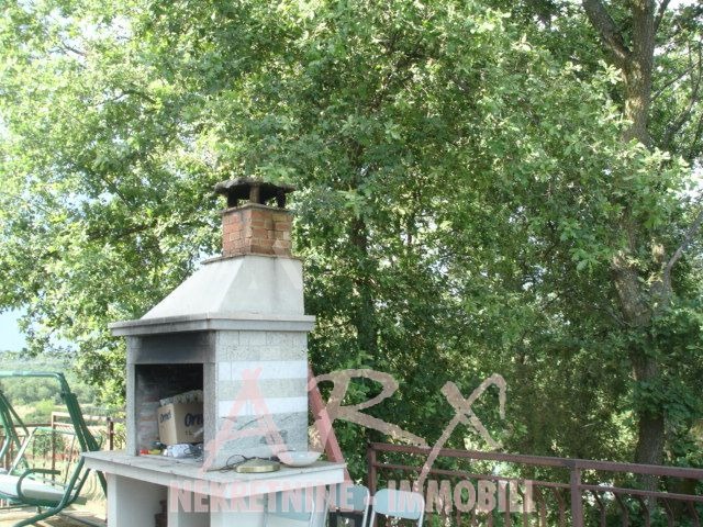 Samostojeća kuća sa tri stana, Bušćina, Umag