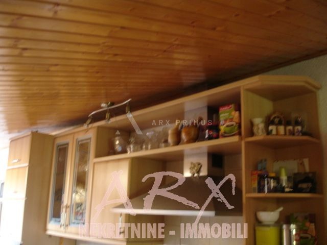 Samostojeća kuća sa tri stana, Bušćina, Umag