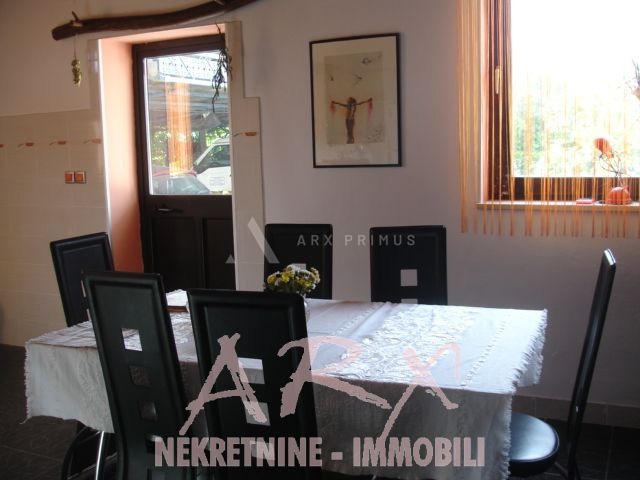 Samostojeća kuća sa tri stana, Bušćina, Umag