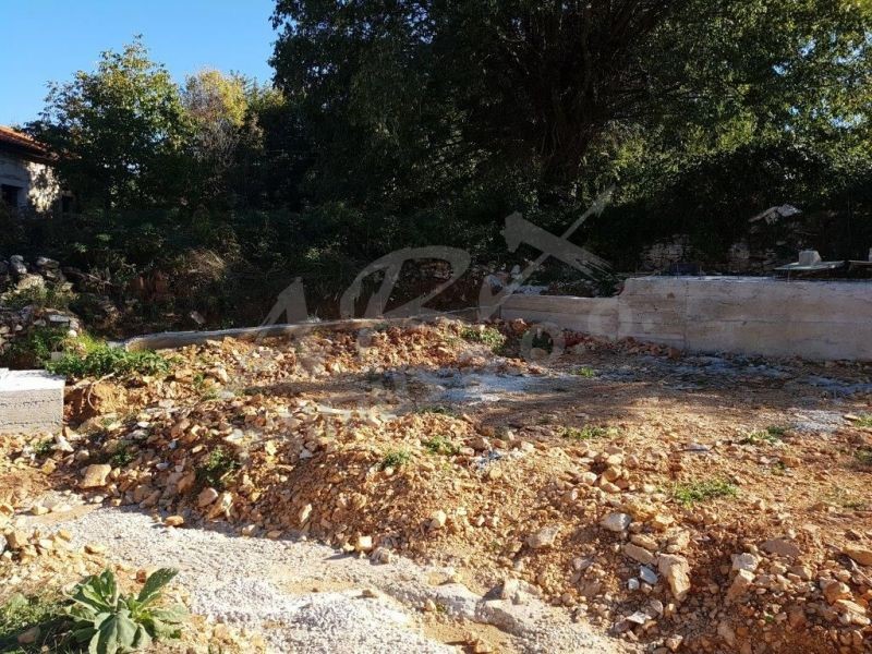 Terreno edificabile per due ville in pietra per il turismo esclusivo