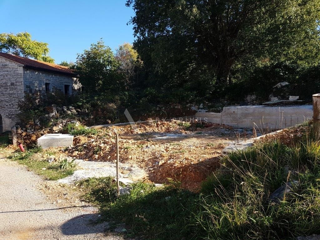 Građevinsko zemljište za dvije kamene vile za ekskluzivni turizam