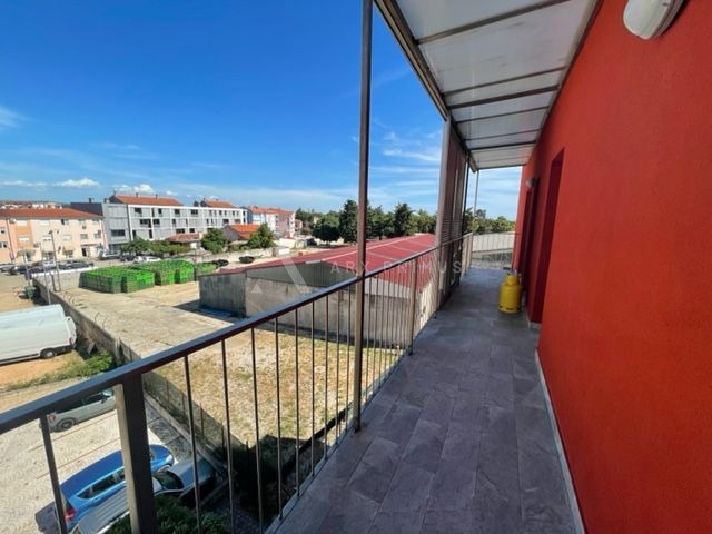 Stan u centru grada sa pogledom na more