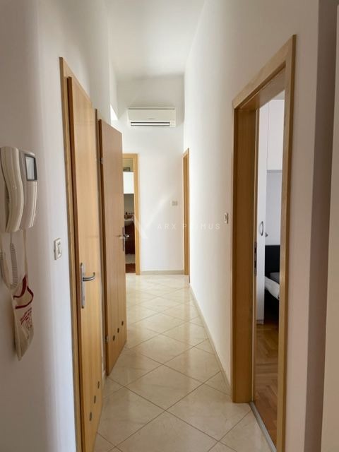 Stan u centru grada sa pogledom na more