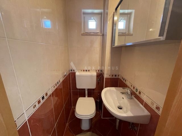 Stan u centru grada sa pogledom na more