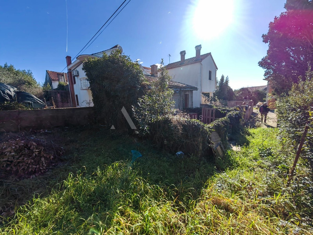 Kuća u blizini mora za rekonstrukciju, Petrčane, Zadar