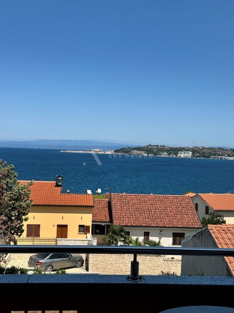 Kuća na odličnoj poziciji s lijepim vrtom, Crveni Vrh, Umag