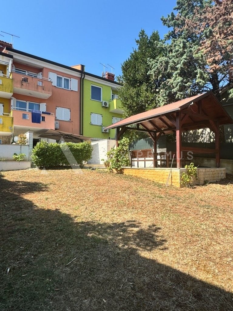 Casa in posizione privilegiata con un bellissimo giardino, Crveni Vrh, Umago