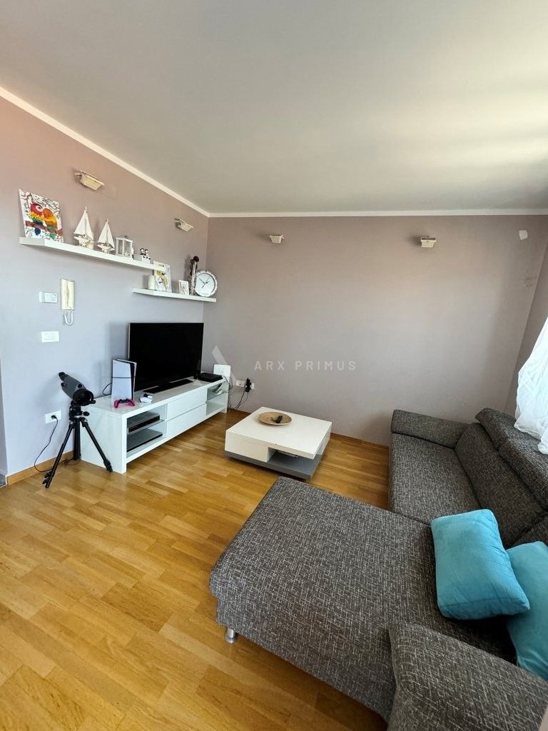 Kuća na odličnoj poziciji s lijepim vrtom, Crveni Vrh, Umag