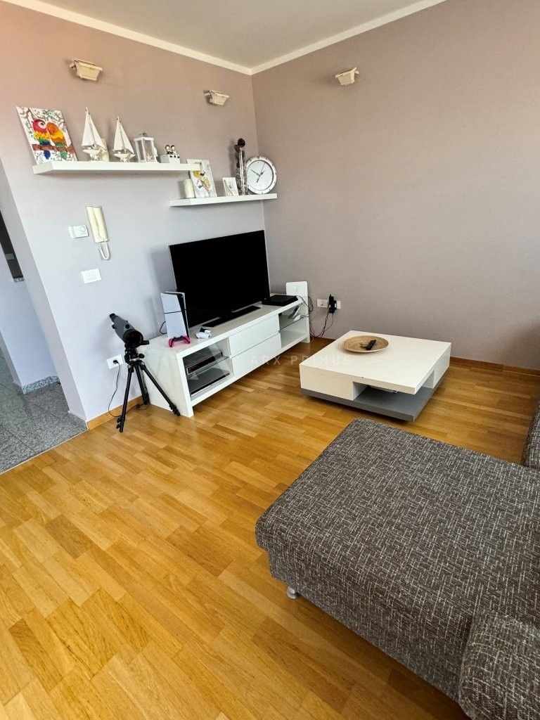 Kuća na odličnoj poziciji s lijepim vrtom, Crveni Vrh, Umag