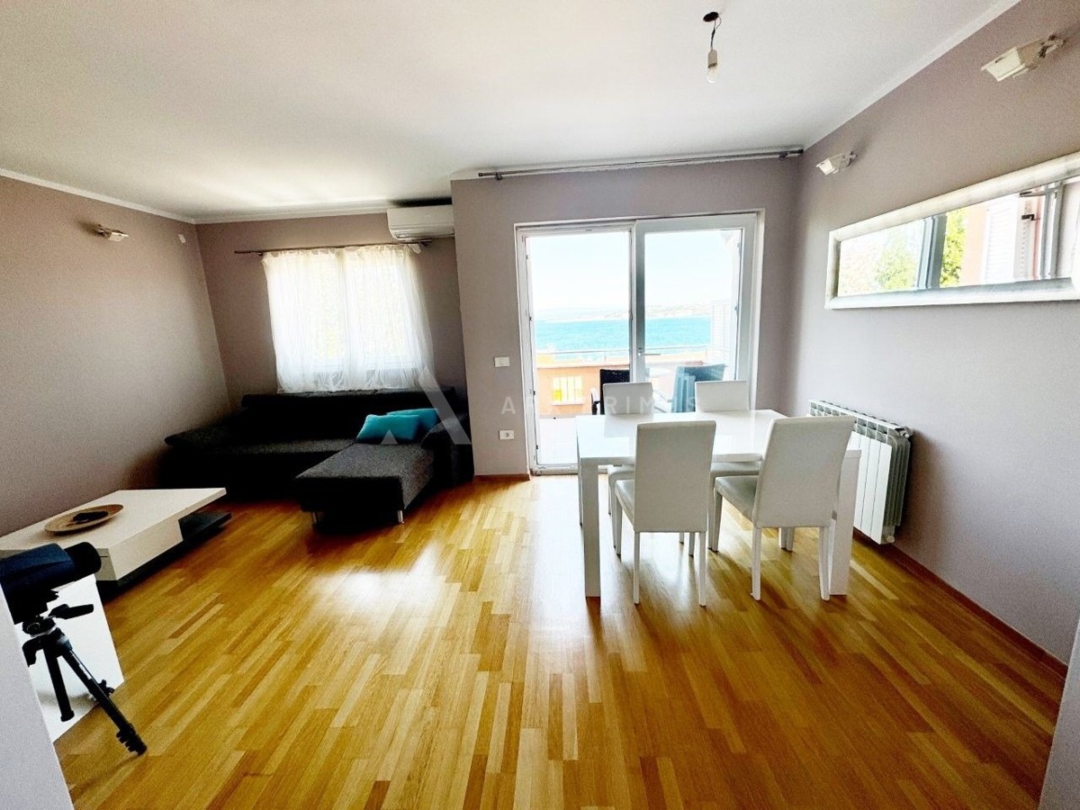 Kuća na odličnoj poziciji s lijepim vrtom, Crveni Vrh, Umag