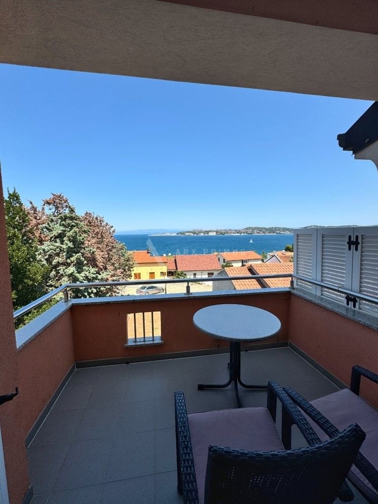 Kuća na odličnoj poziciji s lijepim vrtom, Crveni Vrh, Umag