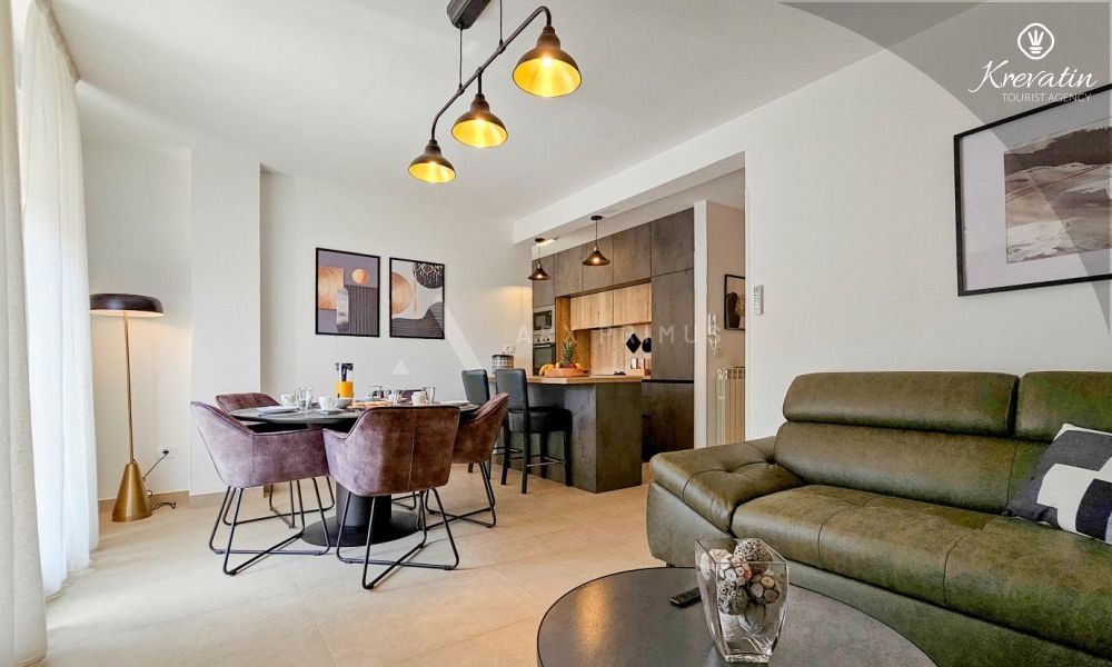 Kuća sa bazenom na odličnoj lokaciji, Zambratija, Umag