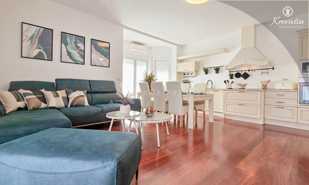 Kuća sa bazenom na odličnoj lokaciji, Zambratija, Umag