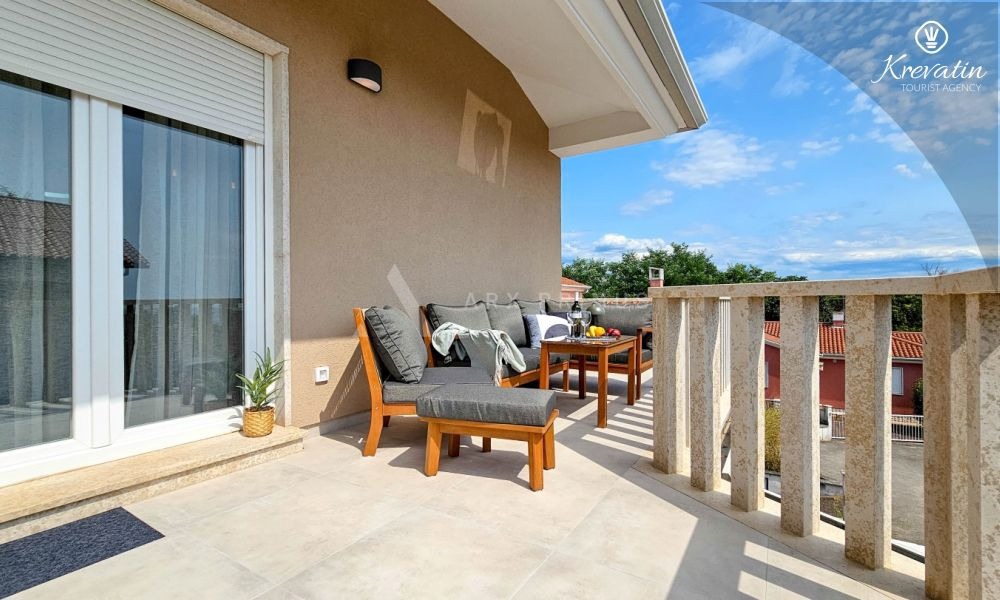 Kuća sa bazenom na odličnoj lokaciji, Zambratija, Umag