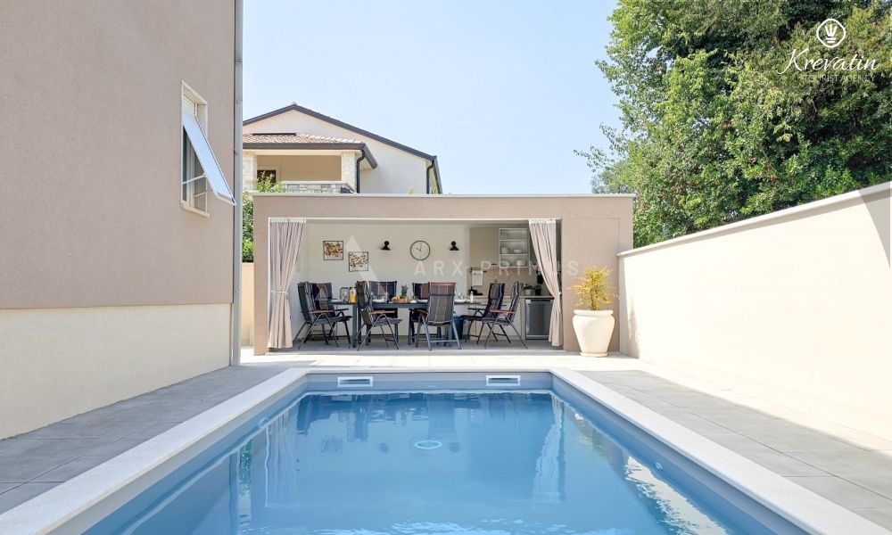 Kuća sa bazenom na odličnoj lokaciji, Zambratija, Umag