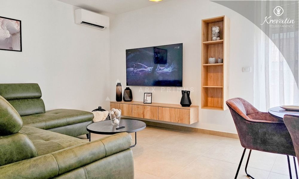 Kuća sa bazenom na odličnoj lokaciji, Zambratija, Umag