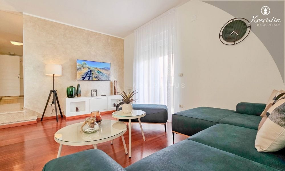 Kuća sa bazenom na odličnoj lokaciji, Zambratija, Umag