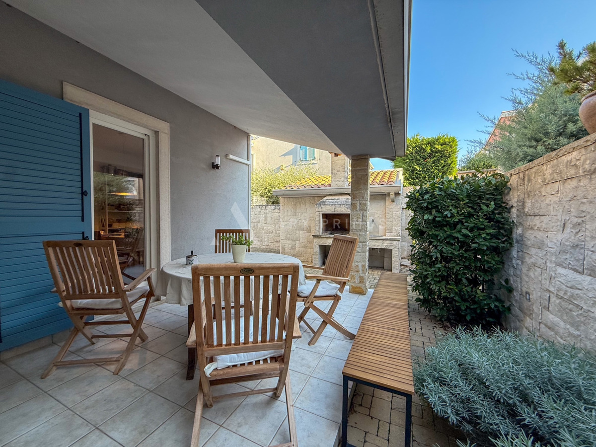 Dvojna kuća u Bašaniji – 350 m od mora