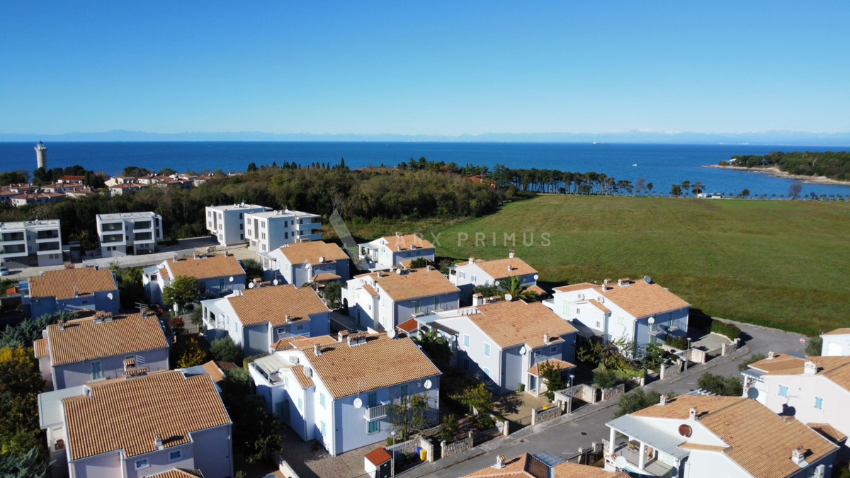 Casa bifamiliare a Bašanija – 350 m dal mare