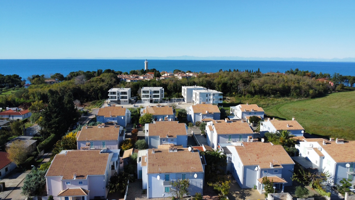 Casa bifamiliare a Bašanija – 350 m dal mare