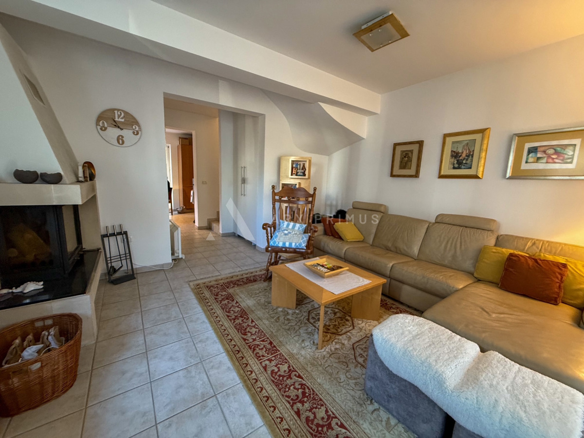 Dvojna kuća u Bašaniji – 350 m od mora