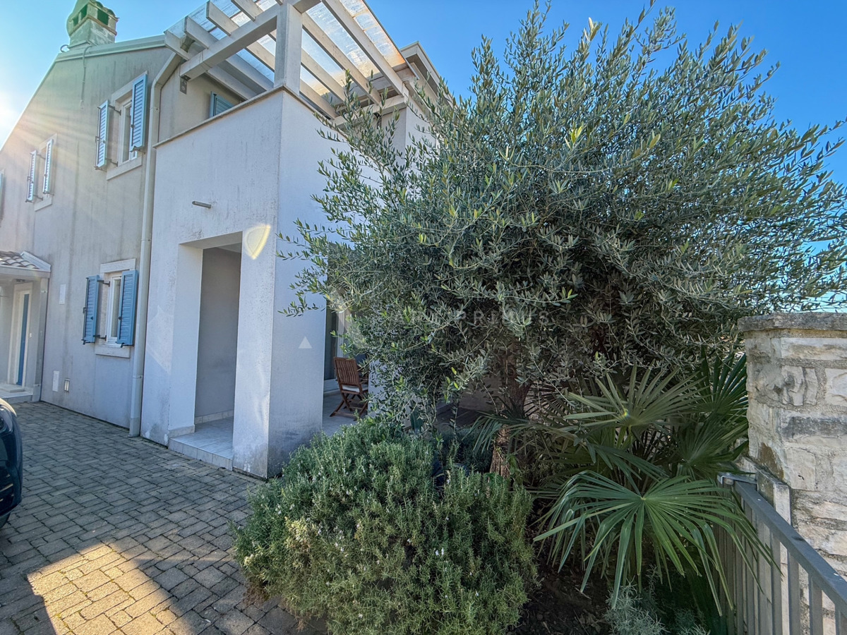 Dvojna kuća u Bašaniji – 350 m od mora