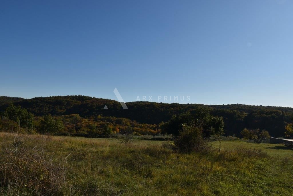 Građevinsko zemljište u Oskorušu, Buje