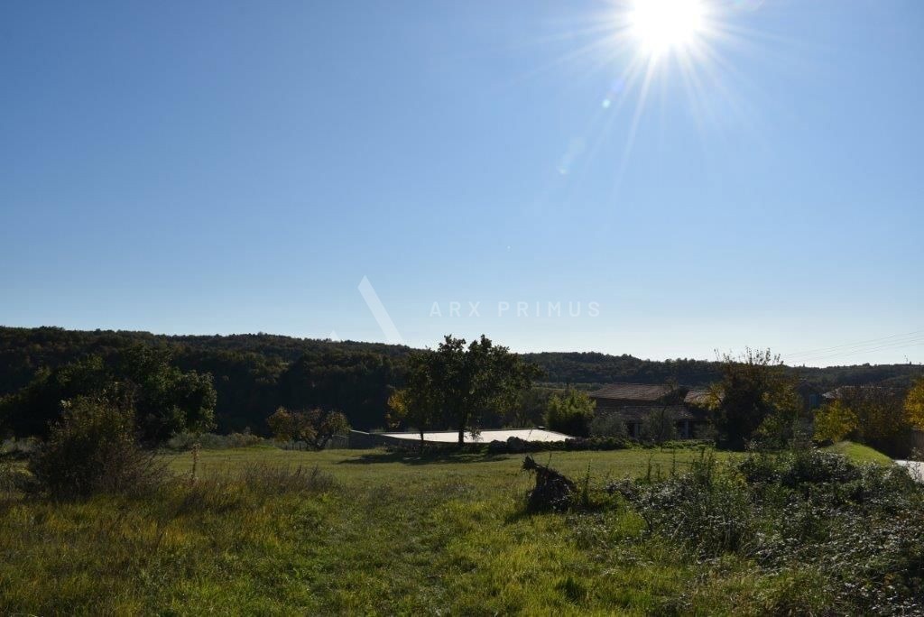 Građevinsko zemljište u Oskorušu, Buje