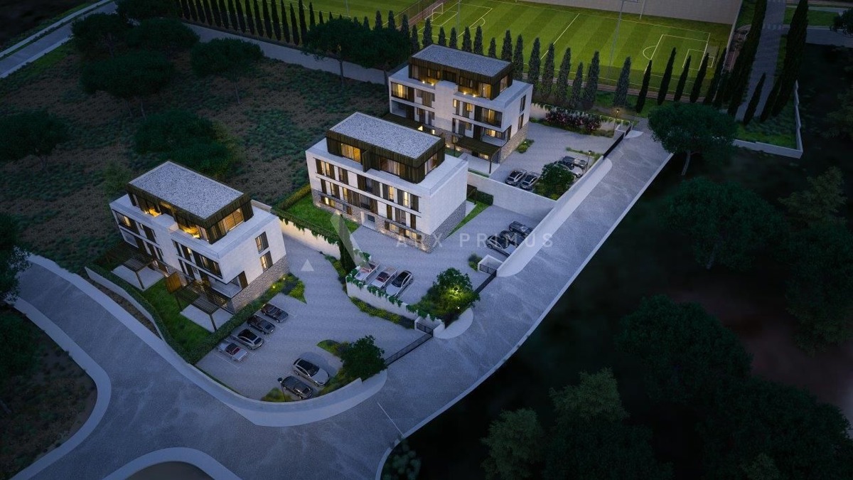 Stan u prizemlju s vrtom u luksuznom resortu, Crveni vrh, Umag