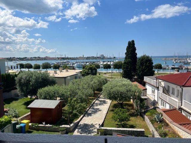 Kamena vila na moru, Umag