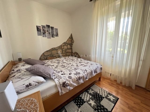 Kamena vila na moru, Umag