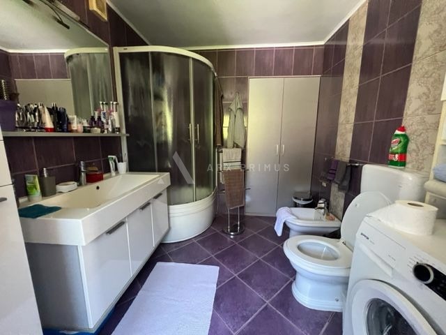 Kamena vila na moru, Umag