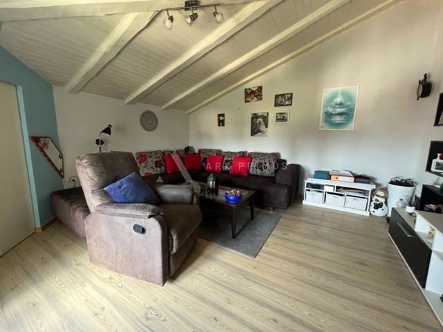 Kamena vila na moru, Umag